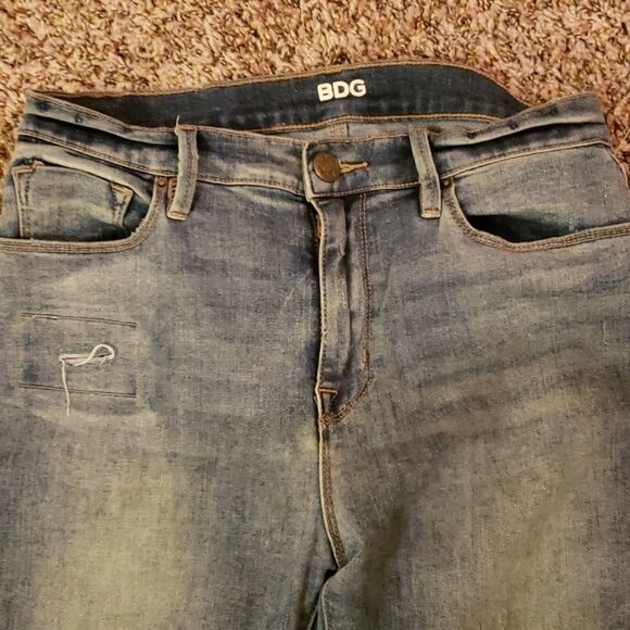 Bdg   - Picture 2 of 7